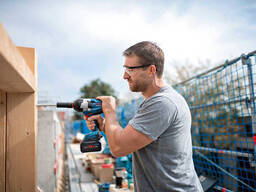 Аккумуляторный ударный гайковёрт GDS 18V-1050 H Bosch 06019J8500