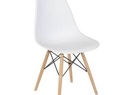 Ағаш жақтаудағы Eames креслосын жалға алыңыз, ақ