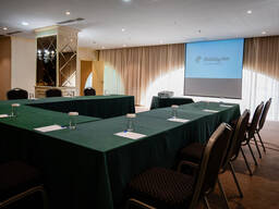 "Айракты" зал