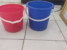Ведро пластмассовое.