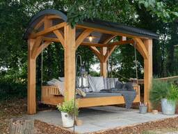 Беседка деревянная с качелями