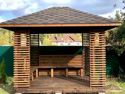 Беседка из натурального дерева со скамейкой