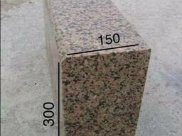 Бордюр из Куртинского гранита