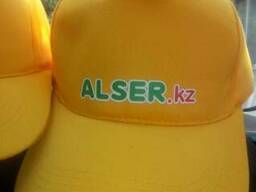 Брендированая кепка с логотипом компании