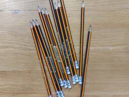 Чернографитный карандаш с ластиком "Maped". HB=2. Карандаши простые.