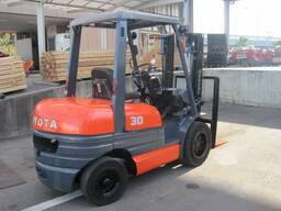 Дизельный вилочный погрузчик Toyota 6FD30