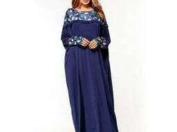 Длинное темно-синее комбинированное платье с оборками