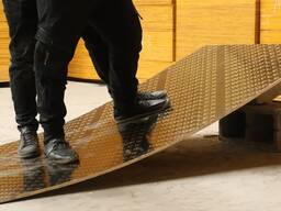 Film faced plywood. Ламинированная фанера для опалубки