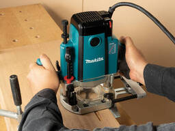 Фрезер погружной Makita RP2303FC02