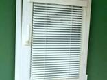 Горизонтальные жалюзи системы ВЕНУС на окна ПВХ - фото 3