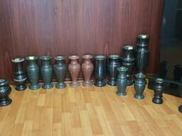 Гранитные вазы