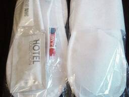 Комплект одноразовой косметики с тапочками .