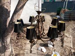 Кованная люстра для большой комнаты