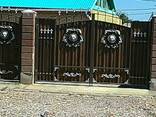 Кованные и ажурные ворота с калиткой - фото 1