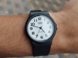 Кварцевые наручные часы Casio MQ-24-7B. Оригинальные. Легкие.