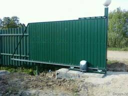 Монтаж забора из профлиста