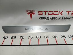 Накладка декоративная порога Model 3 Tesla model 3 1090844-00-C