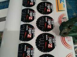 Наклейки на ваш автомобиль. Брендирование автомашин.