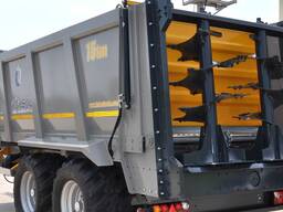 Навозоразбрасыватель органических удобрений 10-20 тонн