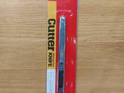 Нож канцелярский металлический выдвижной "Haixin". Сменные лезвия 9мм.