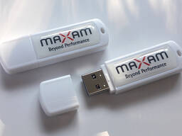 Объемная наклейка на флешках