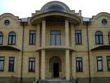 Облицовка фасадов из мрамора, гранита, оникса, травертина - фото 1