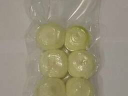 Очищенные овощи: картофель, лук, свекла, морковь, чеснок