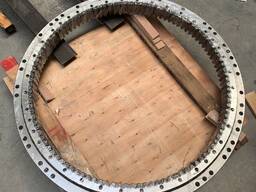 Опорно-поворотный круг башни на экскаватор Hyundai R140W.