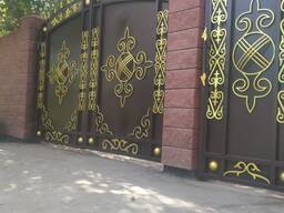 Покраска металлических изделий: крыш, ворот, заборов