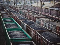 Полувагоны под сыпучие грузы и пиломатериалы