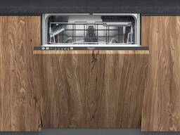 Посудомоечная машина Hotpoint HIE 2B19 C N