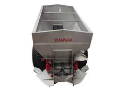 Прицепной разбрасыватель минеральных удобрений и извести