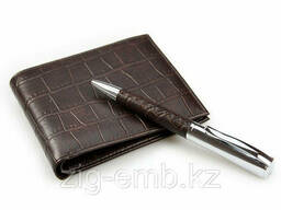 Ручка и футляр в подарочной упаковке