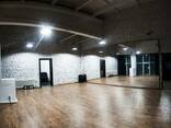 Сдается в почасовую аренду шикарный лофт студия танцев - фото 1