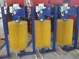 Щетка-чесалка для коров в Наличие