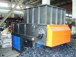 Шредер для переработки ящиков, биг-бэгов и других отходов.