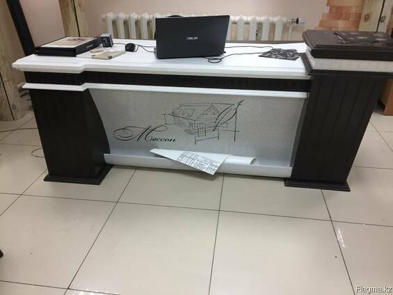 Столы из искусственного камня