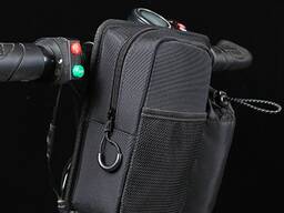 Сумка на руль электросамоката или велосипеда с держателем воды.