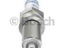 Свеча зажигания Bosch 0 242 135 528
