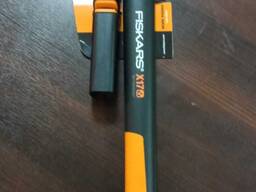 Топор Fiskars X17 Точилка