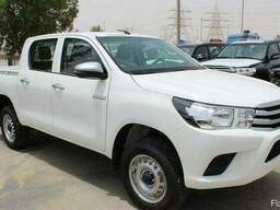 Toyota Hilux DLX 2.4L Дизель, Автоматическая коробка передач