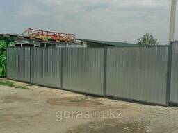 Заборы из профнастила