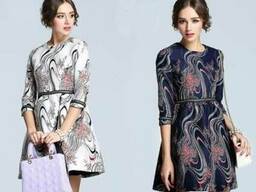 Женское платье с узорами