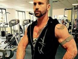 Жилет с капюшоном